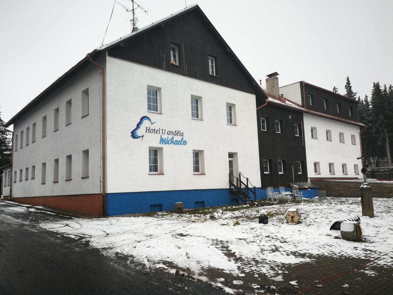 Hotel U Andela Michaela Javorná Exterior foto